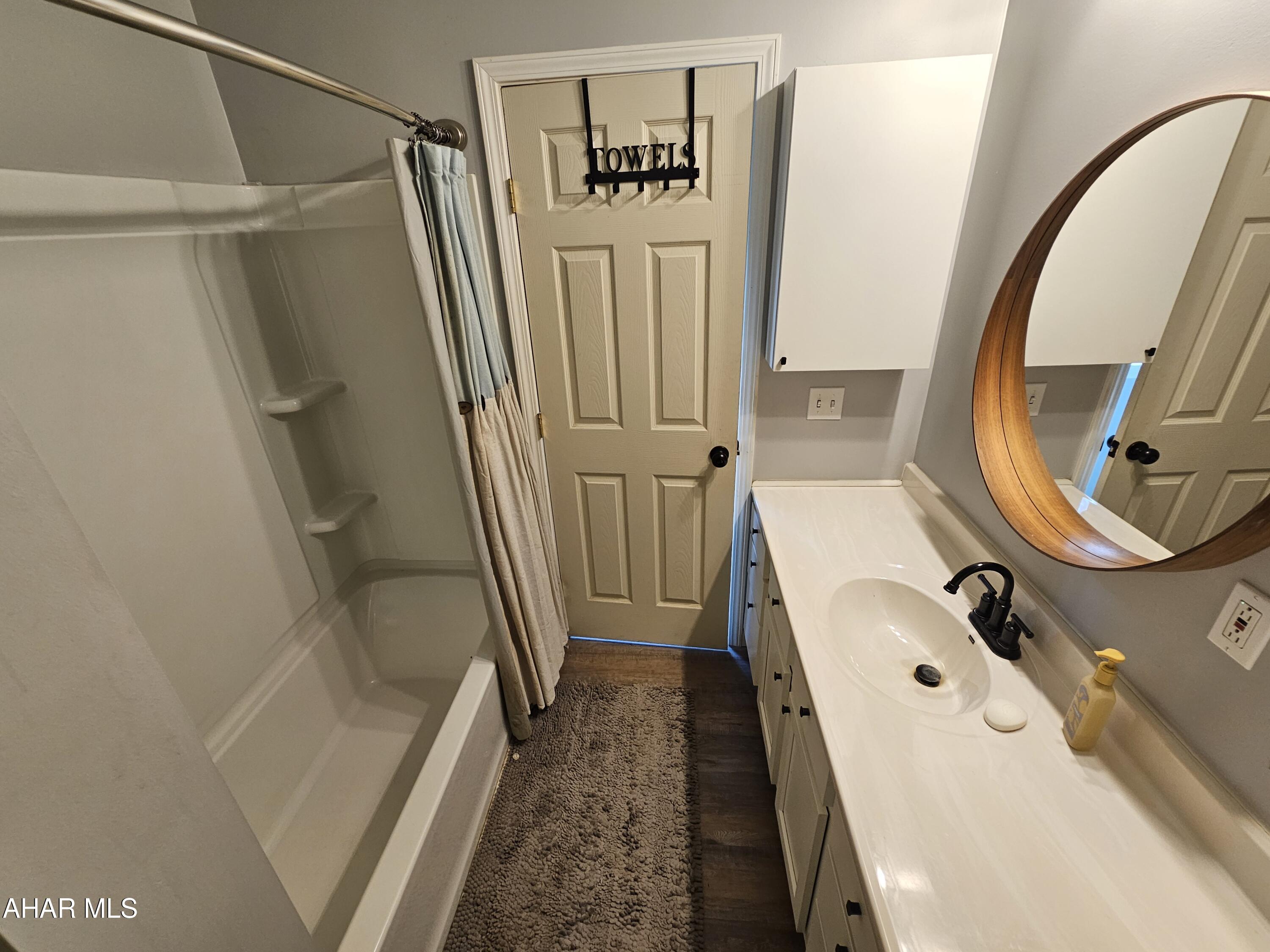 Glendale Yearound - Residential