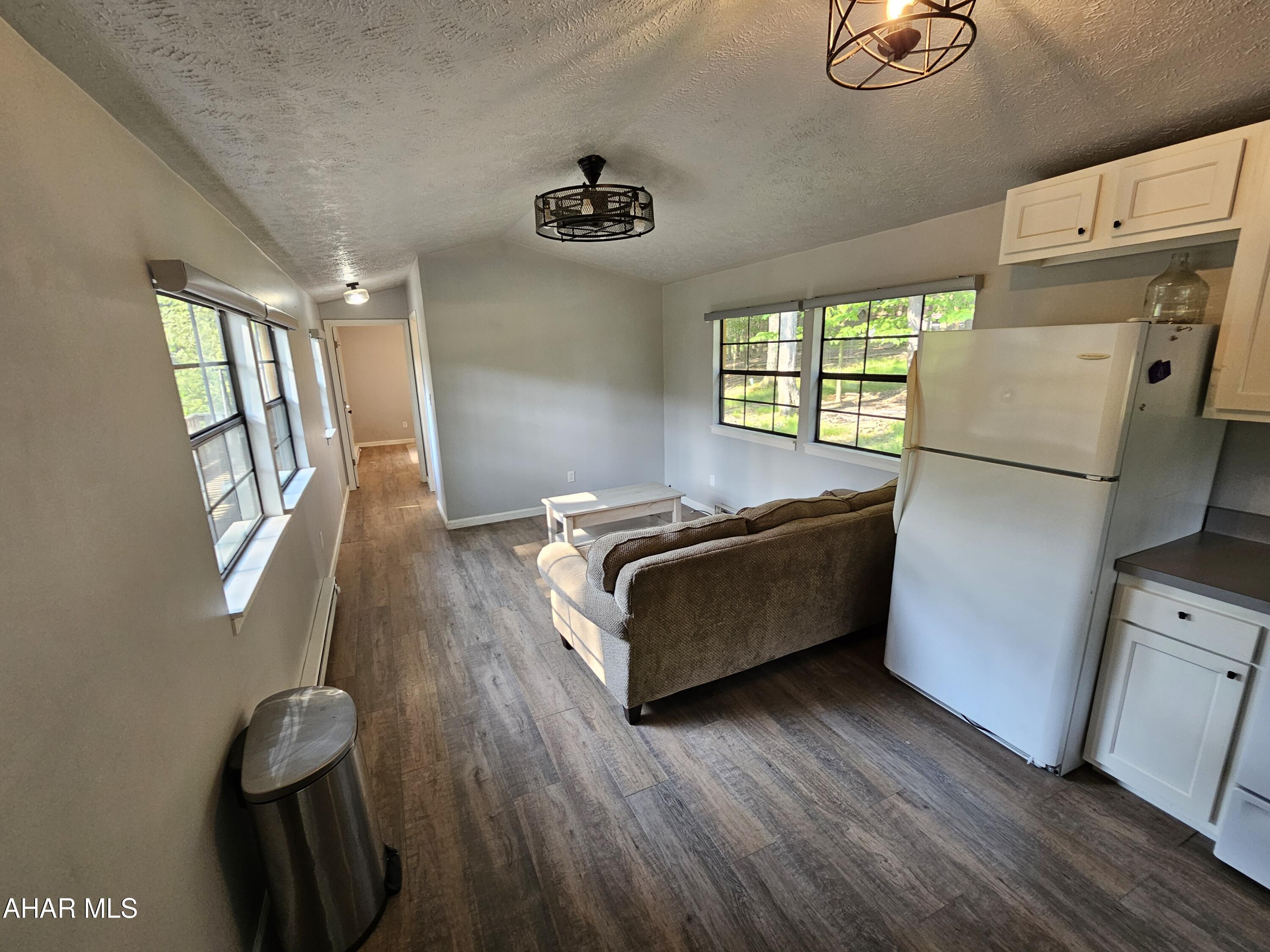 Glendale Yearound - Residential