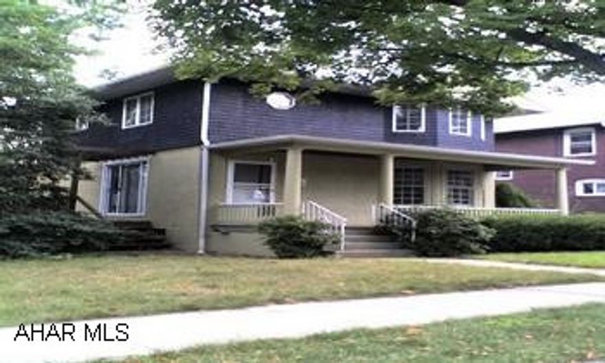 3 BED, 1.5 BA IN BORO. DBL CORNER LOT, DECK GARAGE. NEWER KIT & FAMILY ROOM ADDITION. NEWER FURNACE. FINISHED BASEMENT.MANY UPDATES, SLATE ROOF NEEDS REPLACING; DOES NOT QUALIFY FOR MORTGAGE. ALL OFFERS MUST HAVE VERIFICATION OF FUNDS. GREAT HOLLIDAYSBURG BORO HOME! CLOSE TO ALL SCHOOLS AND YMCA. MANY UPDATES, SLATE ROOF NEEDS REPLACING; DOES NOT QUALIFY FOR MORTGAGE. PRICED TO SELL "AS IS". WON'T LAST LONG. ALL OFFERS MUST HAVE VERIFICATION OF FUNDS. QUALIFIED BUYERS CALL DARLA 934-4663 OR DARLA4HOMES@AOL.COM.