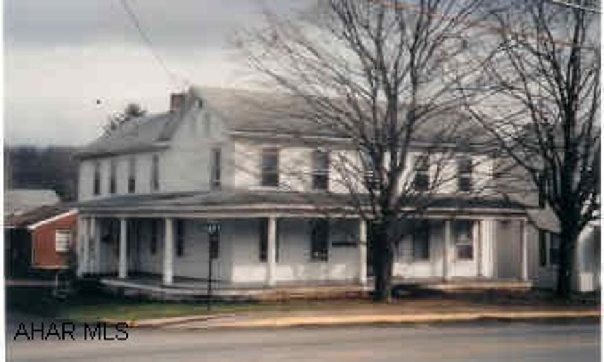 4-Unit, each unit has 1BR/1BA, living room, kitchen with dining area.  No rent available, currently vacant