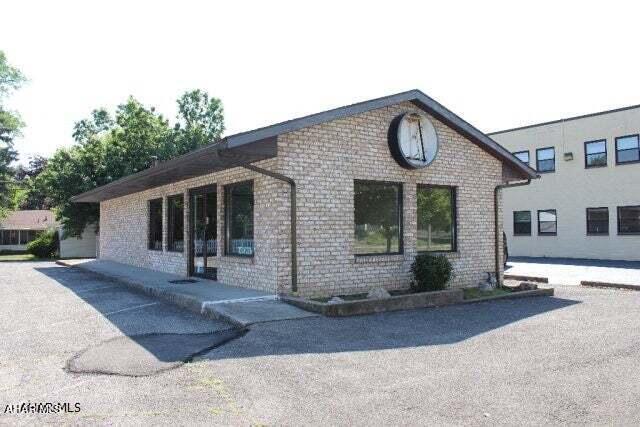 Llyswen - Commercial Sale