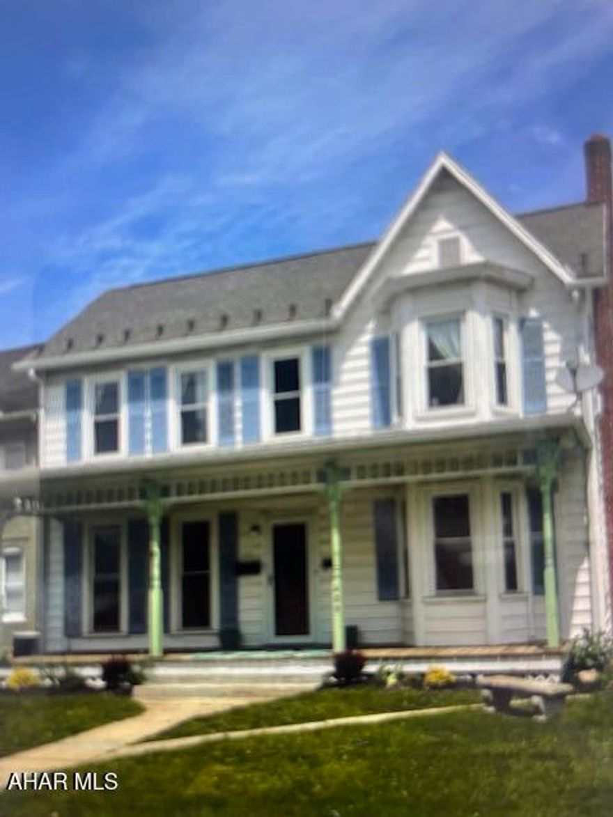 Home Sweet Home Bedford 1 bedroom, 1 bathroom shower/tub combo, large kitchen, with sit up bar and plenty of storage.  Spacious living room. Side enclosed porch. $900 per month rent and $50 per month for water.  Heat included in rent. All other utilities tenant is responsible for.  $900 security deposit and first month rent and water $950 due at signing lease.