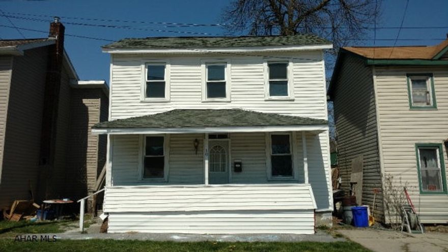 Why pay rent when you can have a mortgage payment cheaper? This move in ready home is great for a starter home or investment property to rent. Current owner previously had a lease for $550 per month. This home features updated mechanics, new carpet and updated kitchen and bathroom! Call listing agent for more information! Priced to sell!