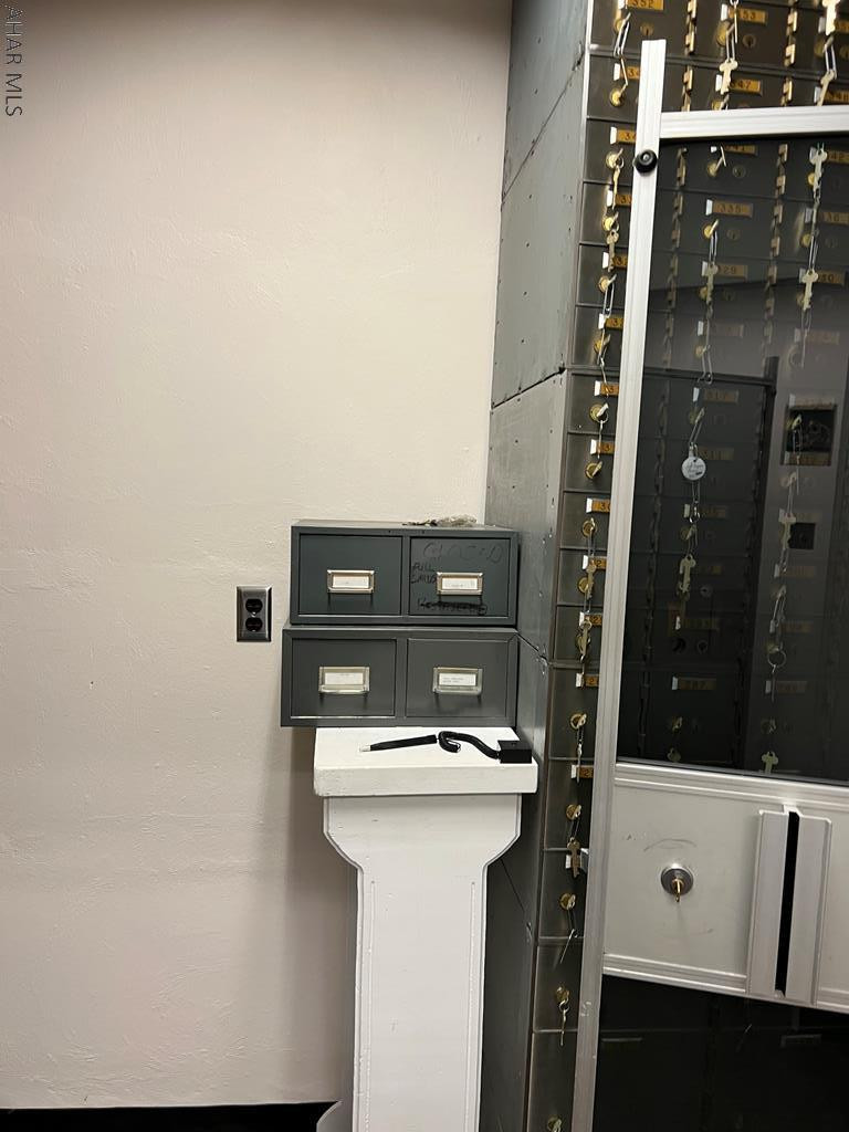 Eldorado - Commercial Sale