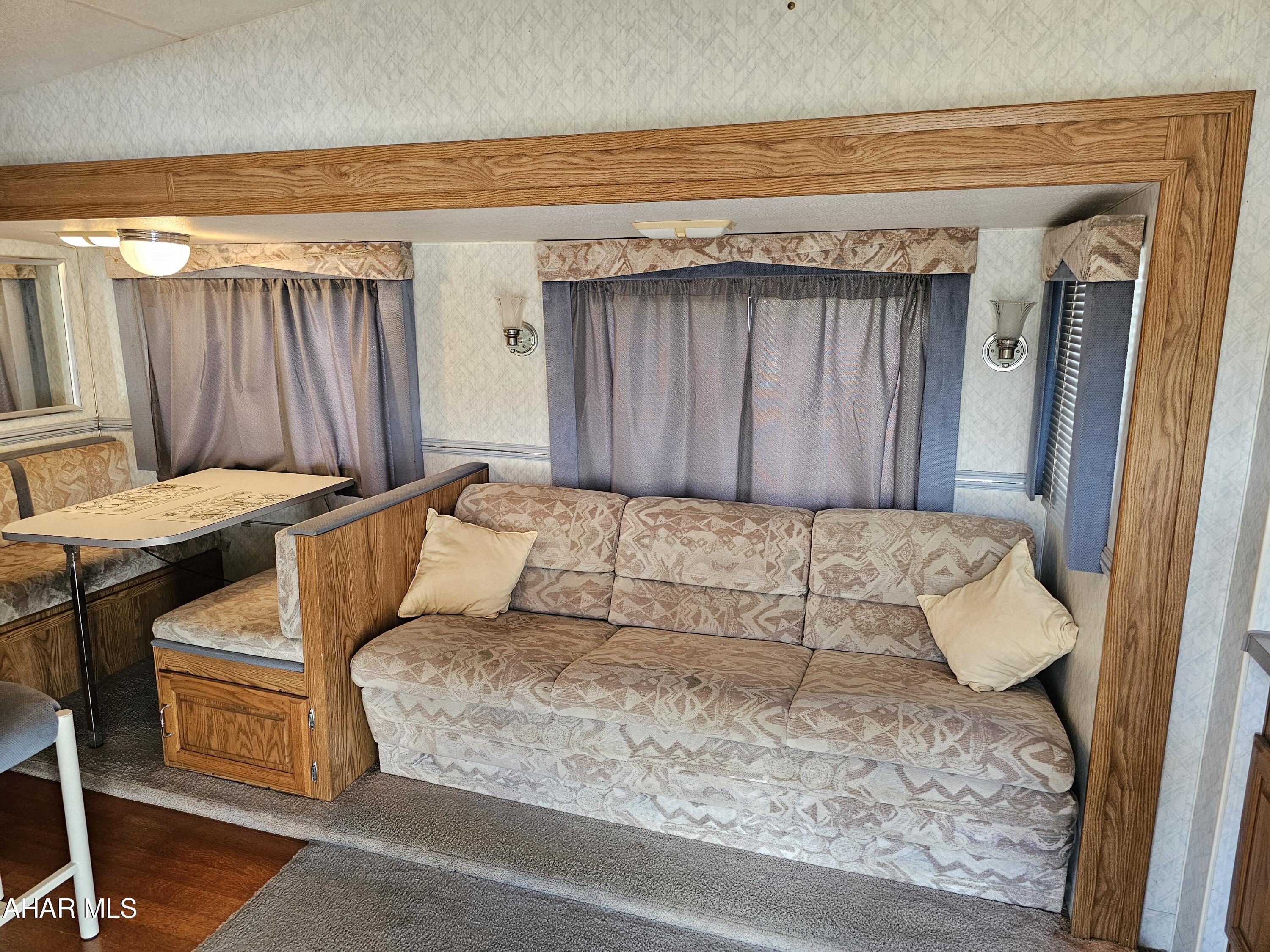 Glendale Yearound - Residential