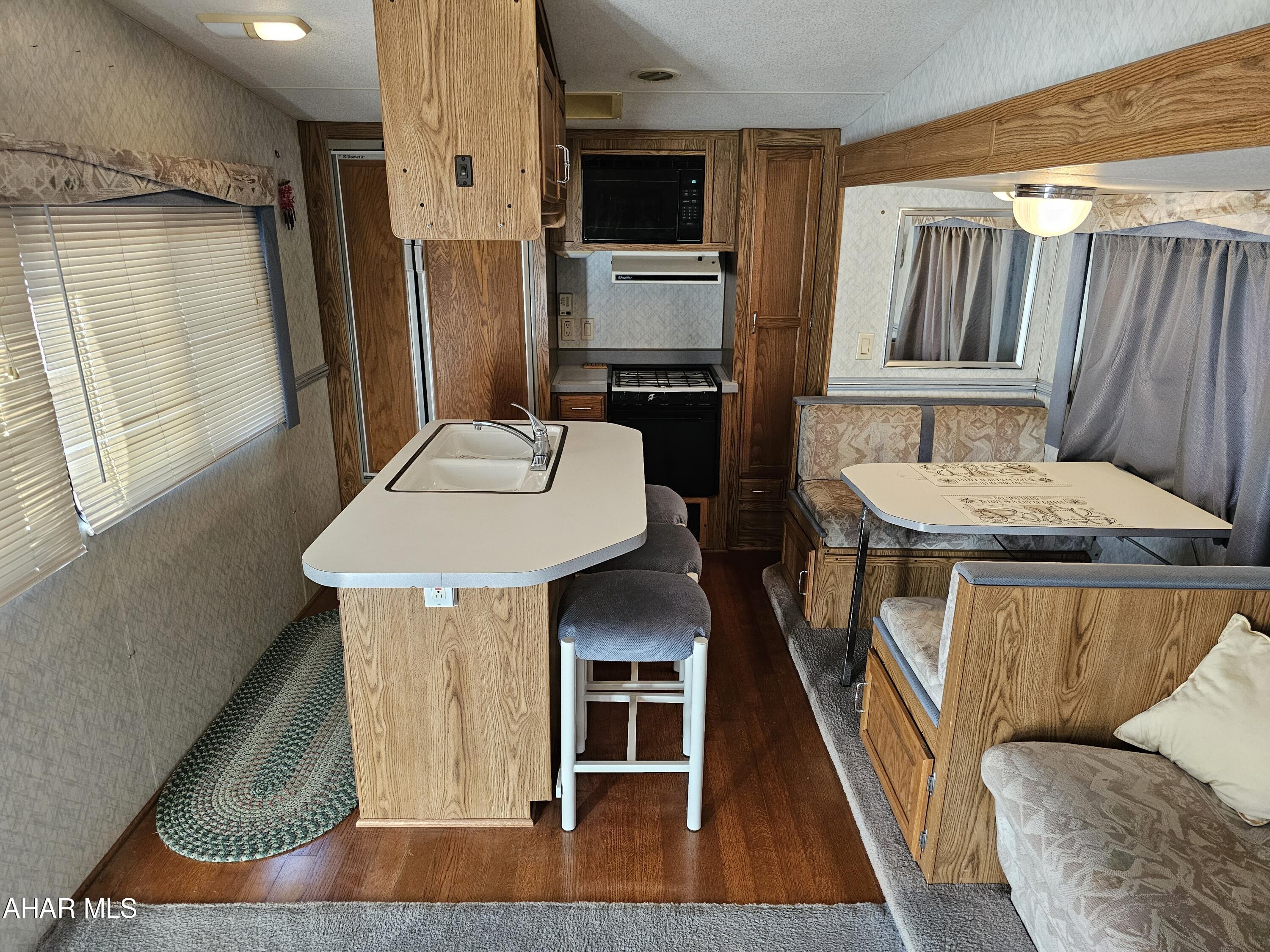 Glendale Yearound - Residential