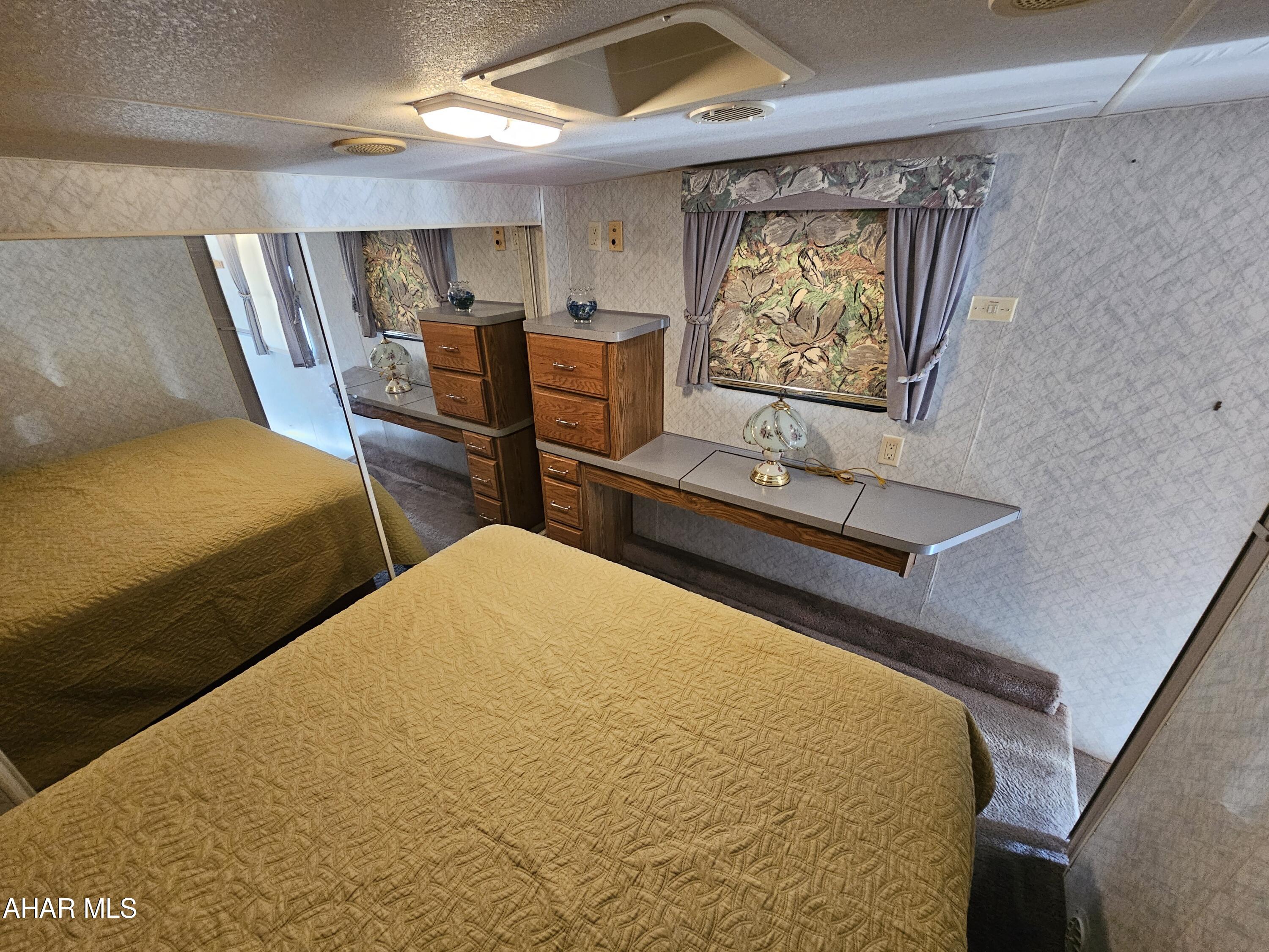 Glendale Yearound - Residential