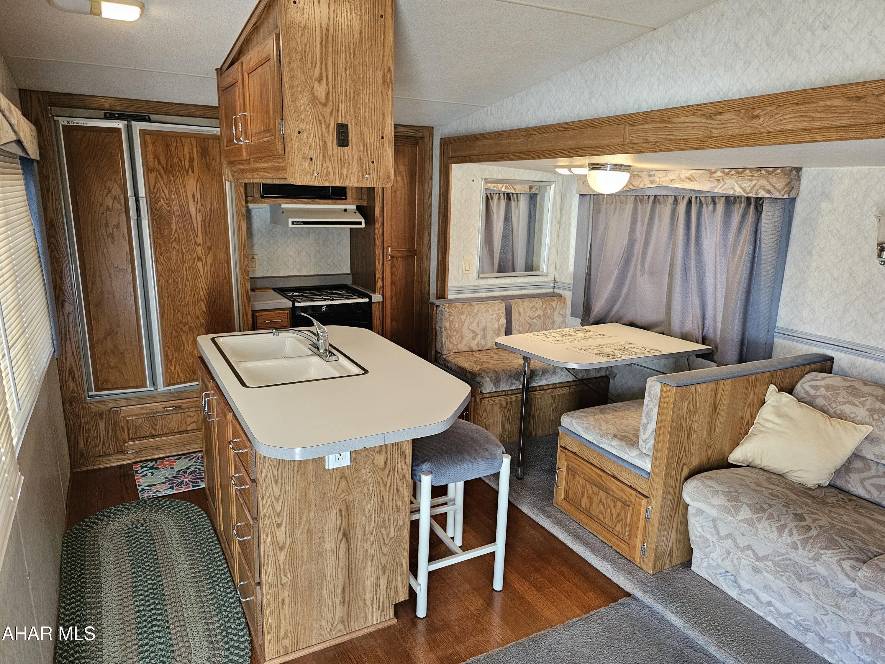 Glendale Yearound - Residential