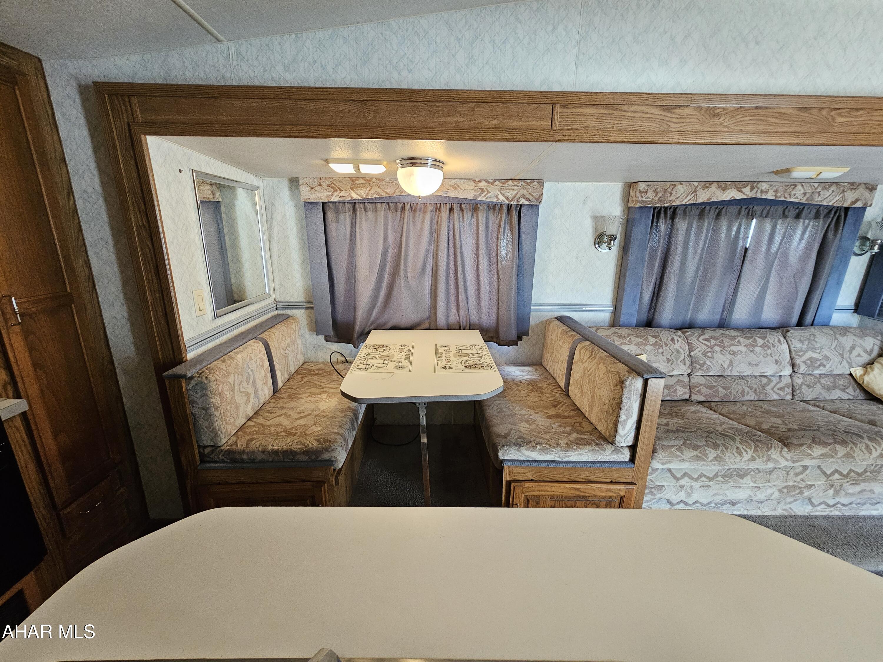 Glendale Yearound - Residential