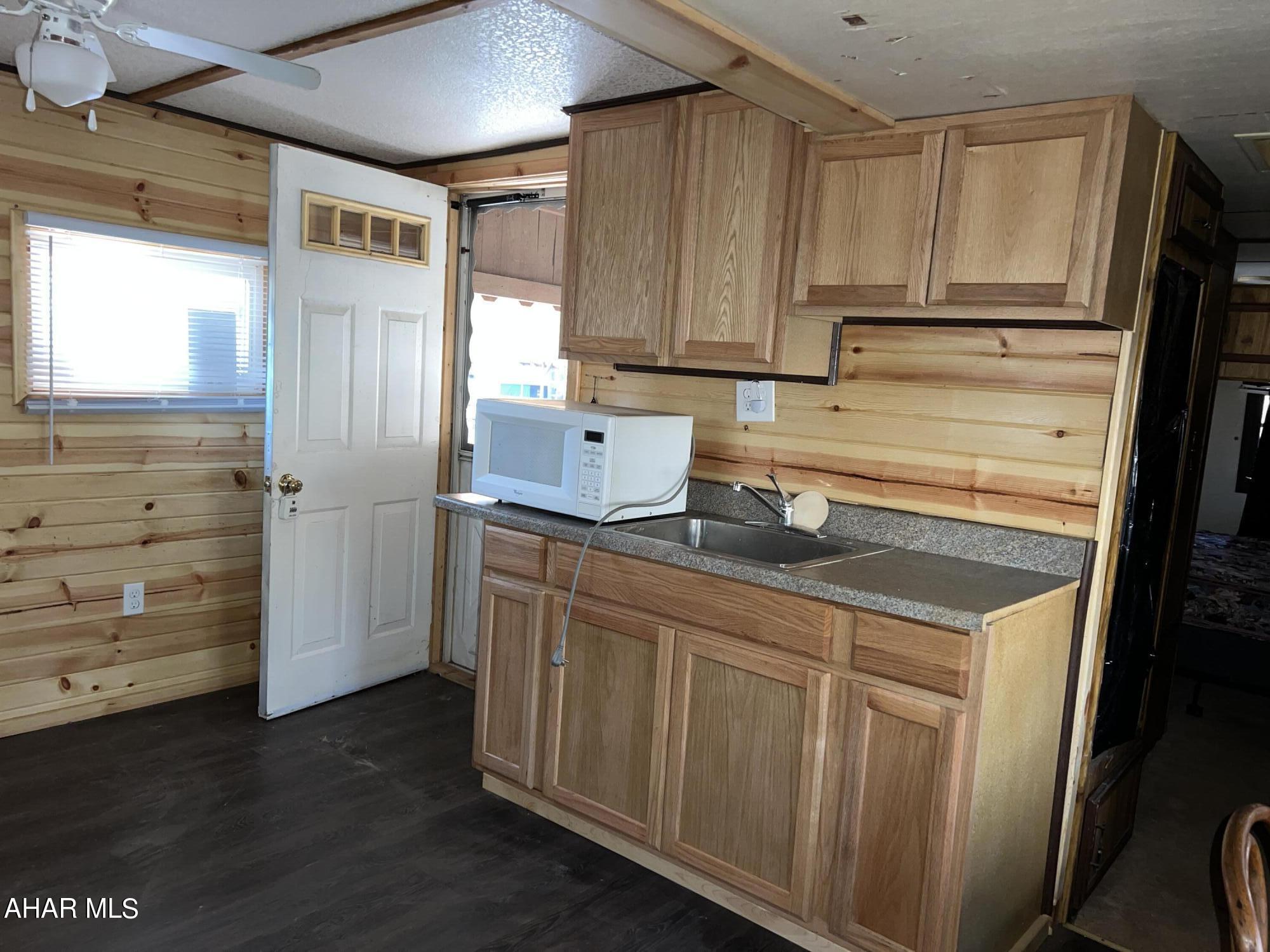 Glendale Yearound - Residential