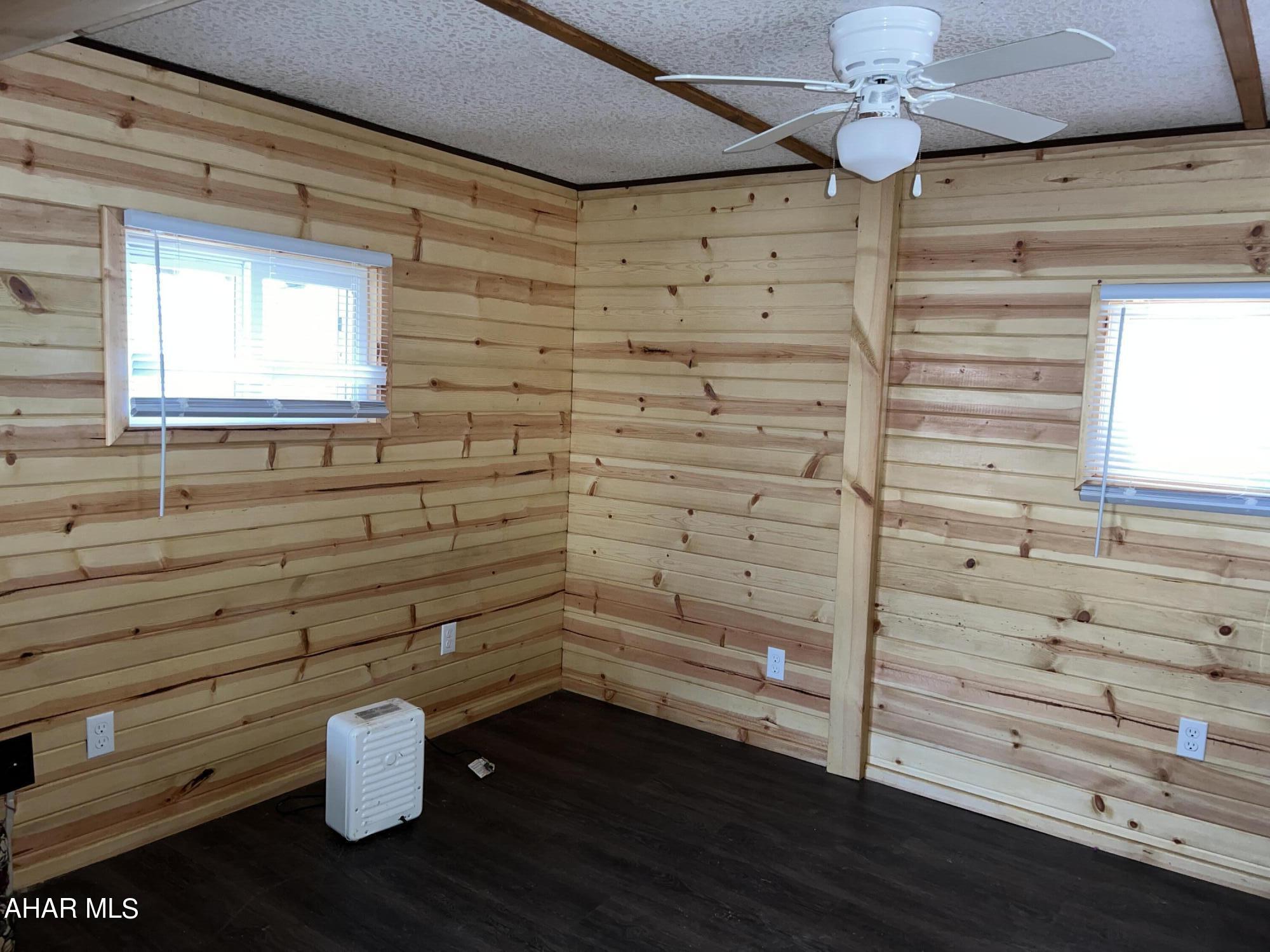 Glendale Yearound - Residential