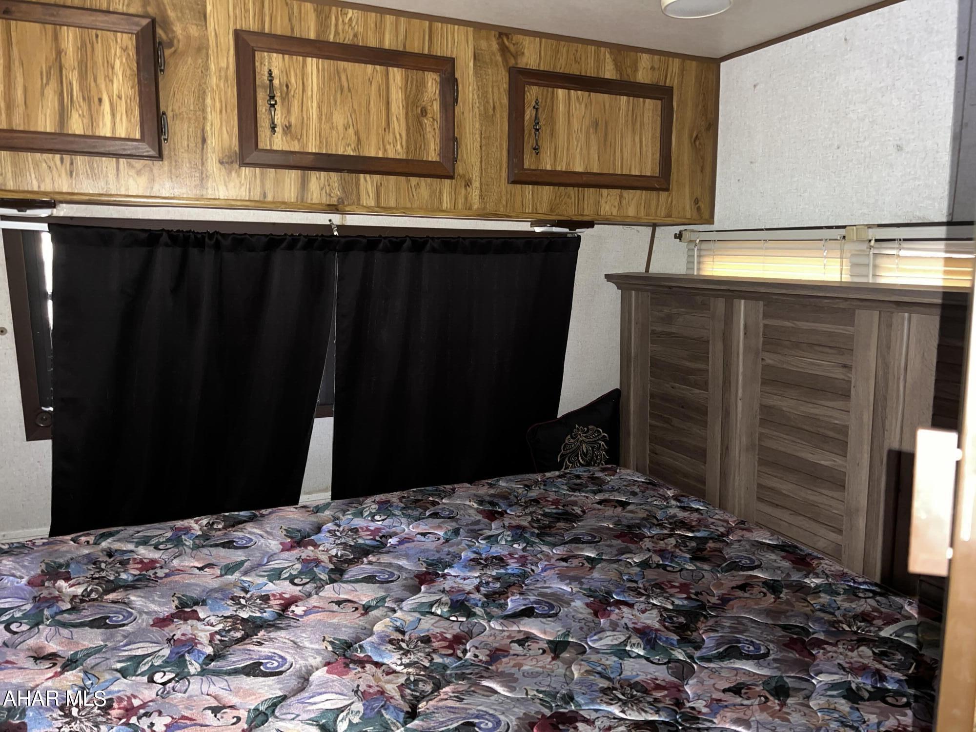 Glendale Yearound - Residential