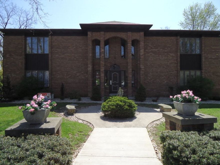 Freshly painted 1st floor 2bdr-2 bath condo w/sunroom, office, lg. master suite with walk-in closet, appliances, living room and master bedroom with laminate floors. Monthly assoc. dues of $125 include exterior maintenance, lawn care and snow removal, trash and exterior lighting. Agent is related to seller.