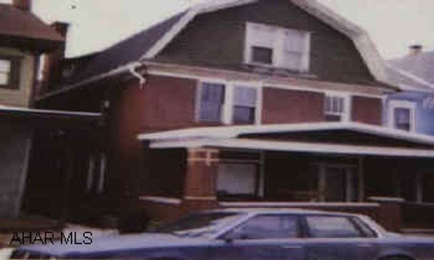 DUPLEX $850 GROSS MONTHLY!  NICELY REMODELED.