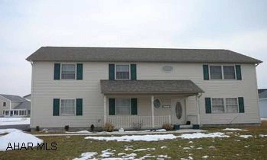 WELL MAINTAINED RAISED RANCH HOME IN THE HELSEL DEV.  LARGE, OPEN KIT/DINING AREA WITH OAK CABINETS AND ISLAND.  COVERED DECK IN REAR.  SLIDING GLASS DOORS TO COVERED PATIO FROM THE FR.  OVERSIZED 2 CAR INTEGRAL GARAGE.  CALL CRYSTAL 931-2470 TO VIEW. WELL MAINTAINED RAISED RANCH HOME IN THE HELSEL DEVELOPMENT.  LARGE, OPEN KIT/DINING AREA WITH OAK CABINETS AND ISLAND.  COVERED DECK IN REAR.  SLIDING GLASS DOORS TO COVERED PATIO FROM THE FAMILY ROOM.  OVERSIZED 2 CAR INTEGRAL GARAGE.  CALL CRYSTAL 931-2470 TO VIEW.