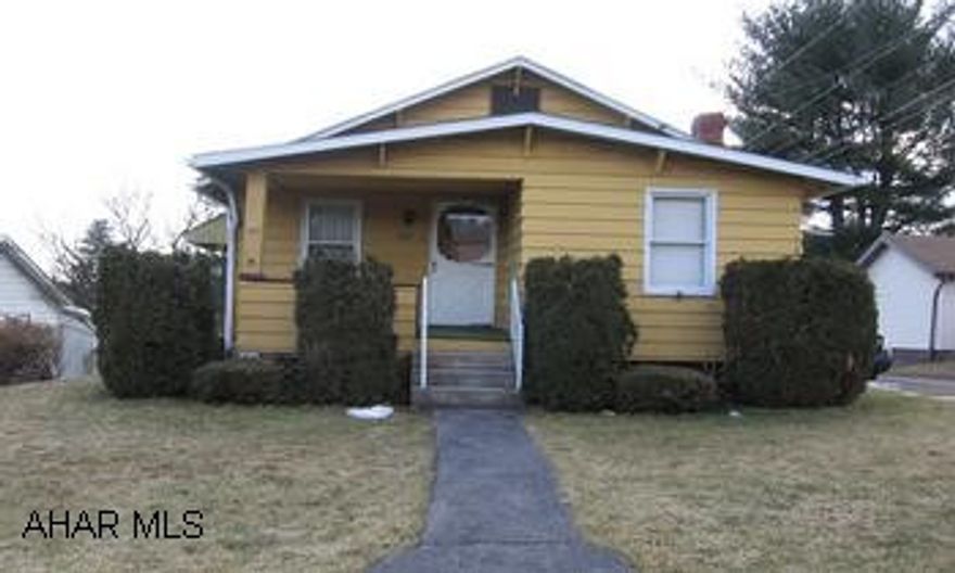 2 BR RANCH WITH LG. MASTER BR, NEW BATHROOM AND OFF STREET PARKING. A MUST SEE. CALL SALLY 932-9032. 2 BR RANCH  WITH LG. MASTER BR, NEW BATHROOM AND OFF STREET PARKING. A MUST SEE. CALL SALLY 932-9032.