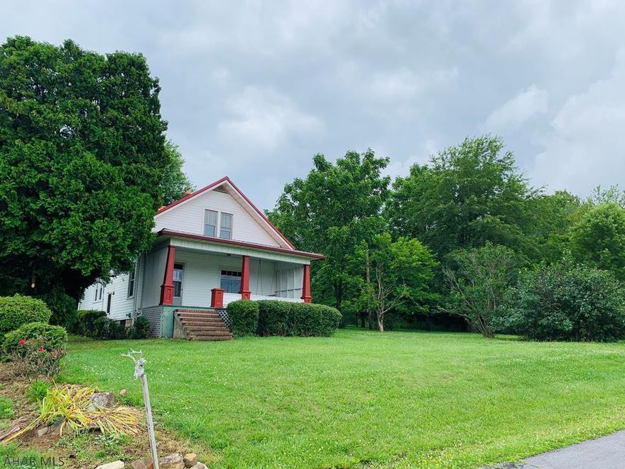 Conveniently located between Cumberland Maryland and historic Bedford lies this 3 bedroom 1.5 bath home on 2.5 +/- flat acres.  The home is surrounded by gorgeousviews and a huge double lot.  With a little imagination this home could be fabulous.