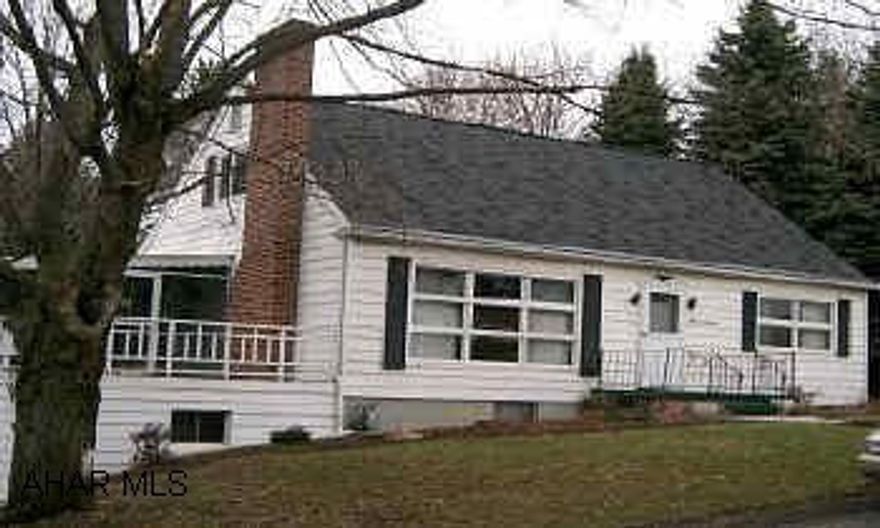 GREAT CAPE WITH 4 BR, FINISHED GAME ROOM. NICELY KEPT HOME WITH COVERED PORCH, & 1 CAR INTEGRAL GARAGE. CENTRAL AIR, DOUBLE LOT, STORAGE AREA WITH WORKSHOP IN BASEMENT.