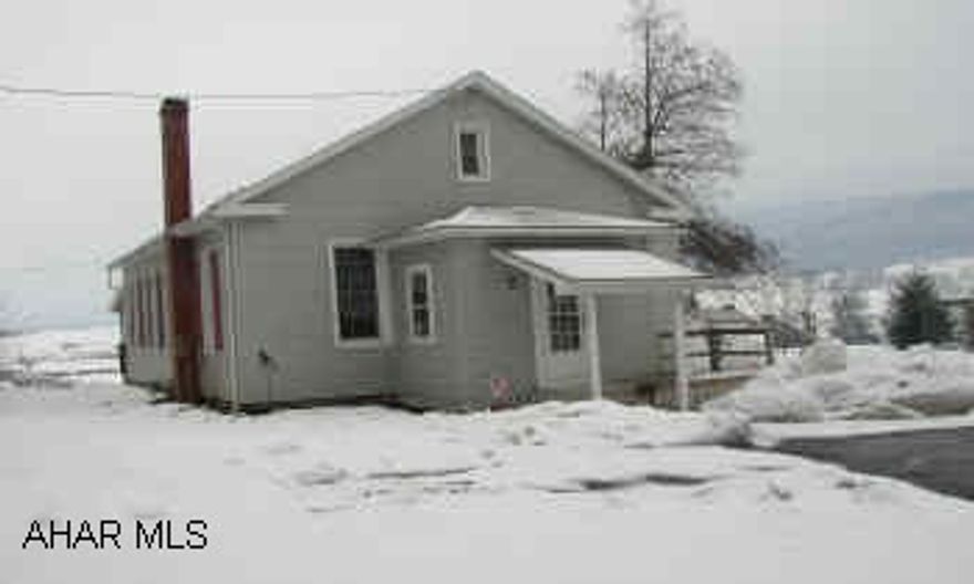 1.5 STORY HOME. BEAUTIFUL EAT-IN KITCHEN, FORMAL DR, LE, 2 BEDROOM. ATTIC COULD BE FINISHED FOR 3RD BR. CLOSED IN FRONT PORCH. MOVE IN CONDITION. ALL WINDOW TREATMENTS STAY. BEAUTIFUL KITCHEN. LARGE ATTIC COULD BE FINISHED FOR 3RD BEDROOM. TWO CAR GARAGE.