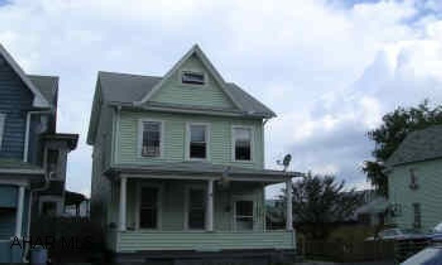 2 STORY VINYL SIDED WITH DETACHED 2 CAR GARAGE. NICE TWO STORY WITH VINYL SIDING, NEWER WINDOWS AND ROOF AND A 2 CAR GARAGE, 2 BATHS.  BRAND NEW HOT WATER TANK.  PROPERTY WAS DUPLEXED AT ONE TIME.  SAUNA IN BASEMENT.  BASEMENT EXIT TO GARAGE.  CALL DAN PETERS OR NANCY VEIGN.