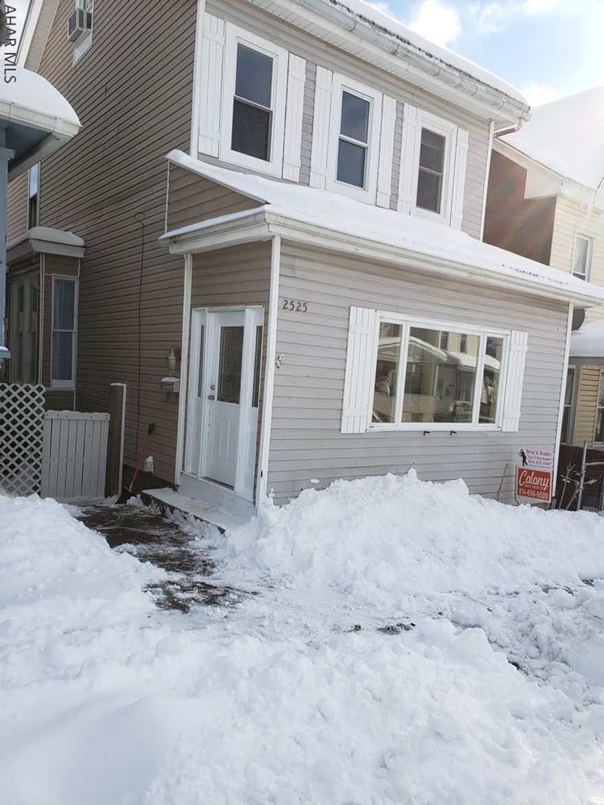 Great starter home, Across from the park. Huge back porch for future entertaining.