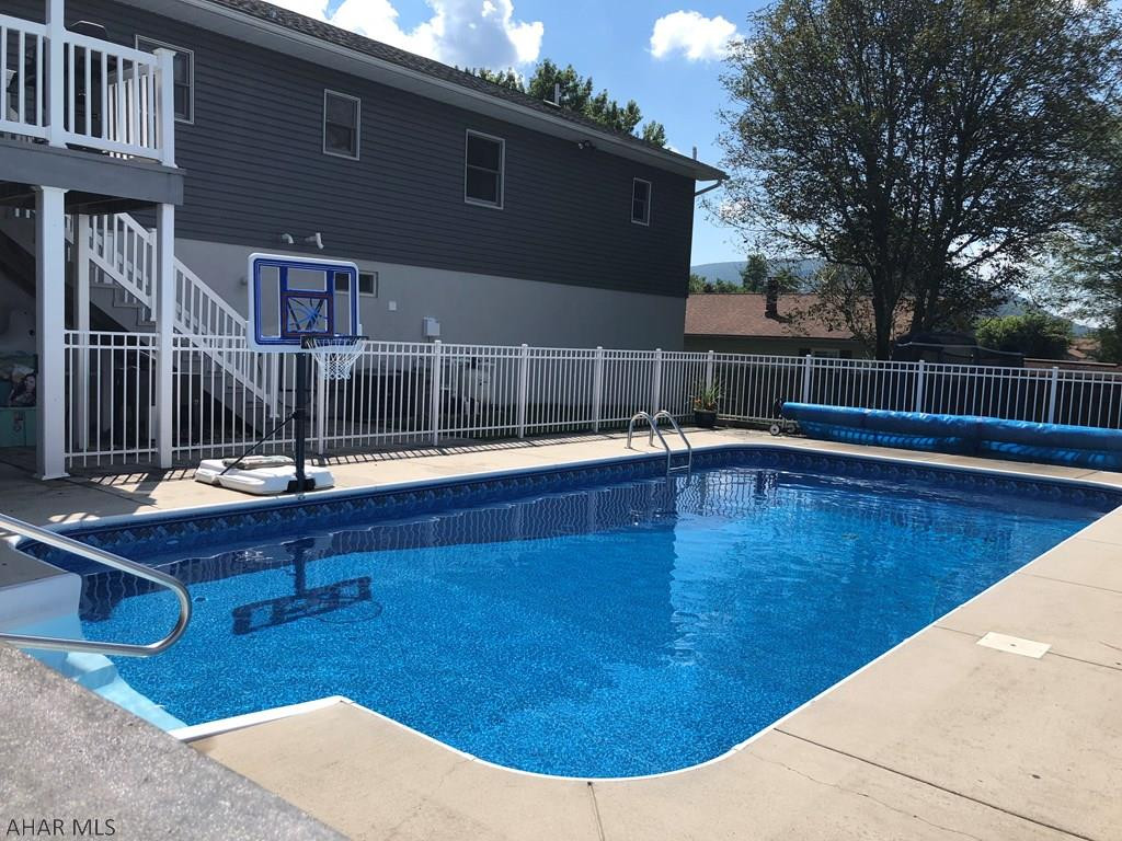 Rolling Hills - Residential