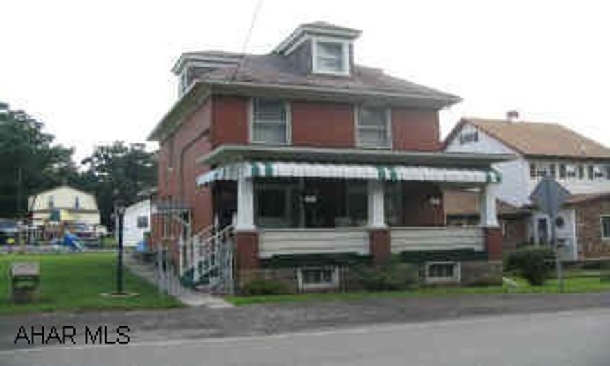 VERY NICE BRICK WITH MANY UPDATES. THIRD FLOOR IS HEATED BUT IS CURRENTLY TURNED OFF. EASILY RE-OPENED. HAS CENTRAL AIR AND BEAUTIFUL DECK WITH RETRACTABLE AWNING. JACUZZI TUB IN BATHROOM.