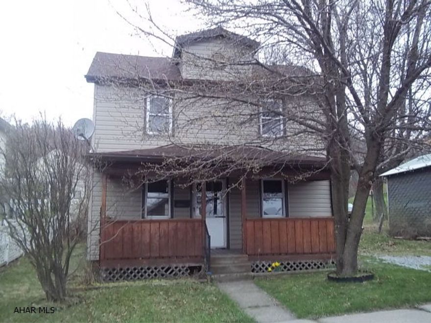 Possible owner financing. 2 bedrooms 1 bath. 1st floor laundry. newer roof. Needs TLC