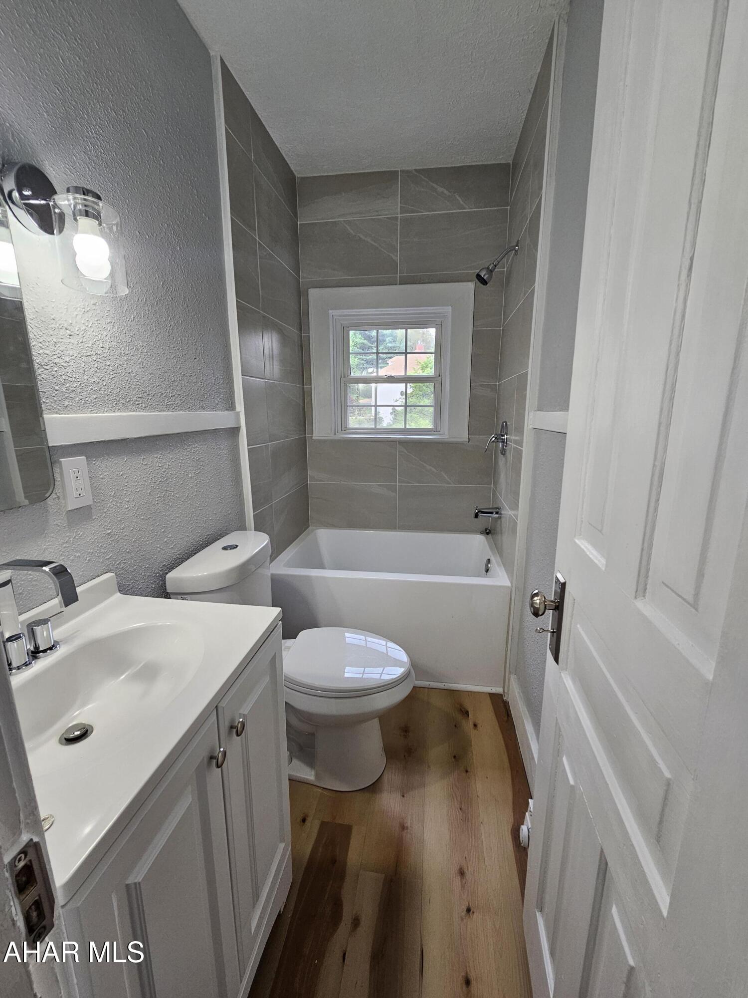 Llyswen - Residential