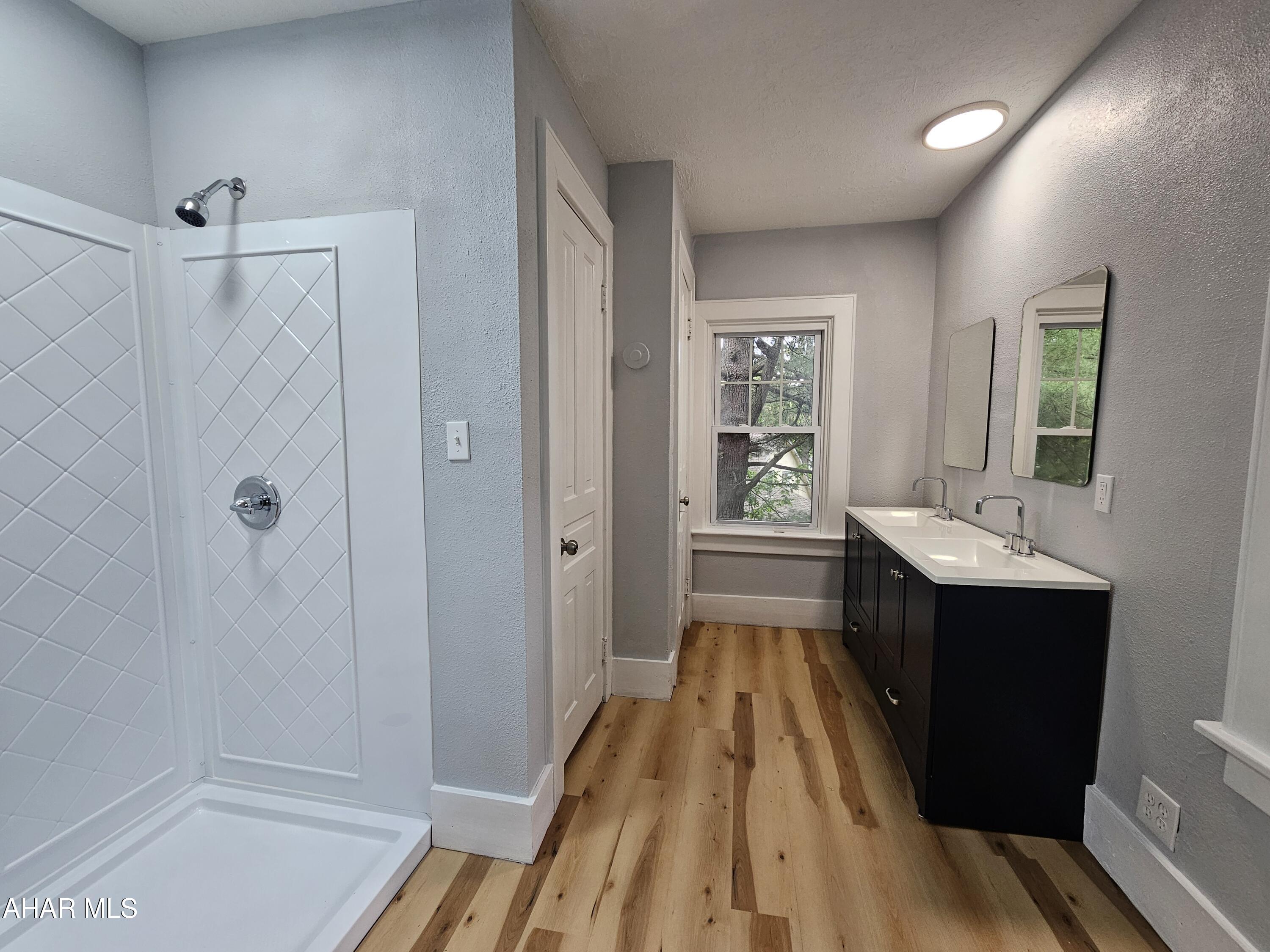 Llyswen - Residential