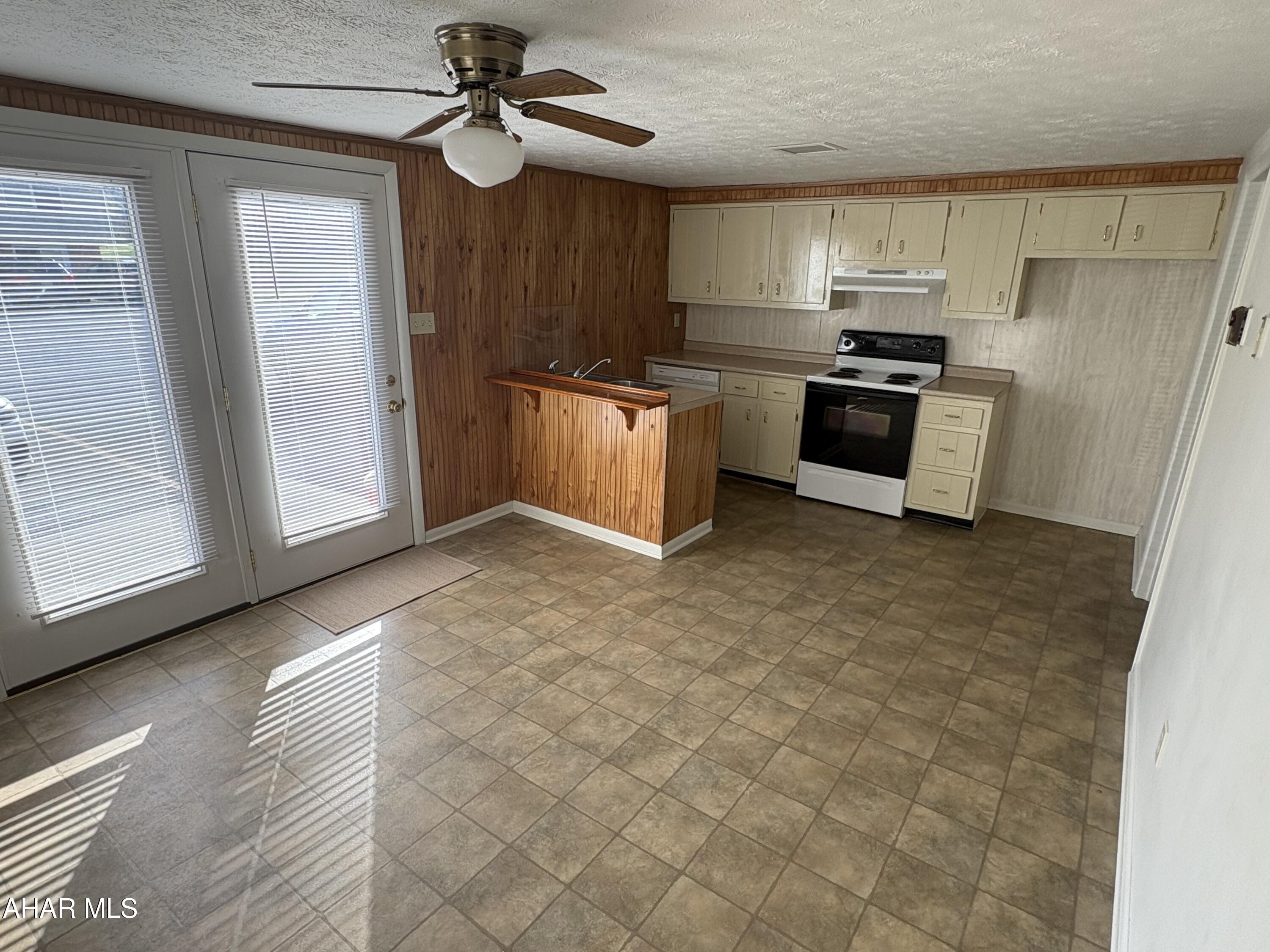 Maple Hollow - Residential