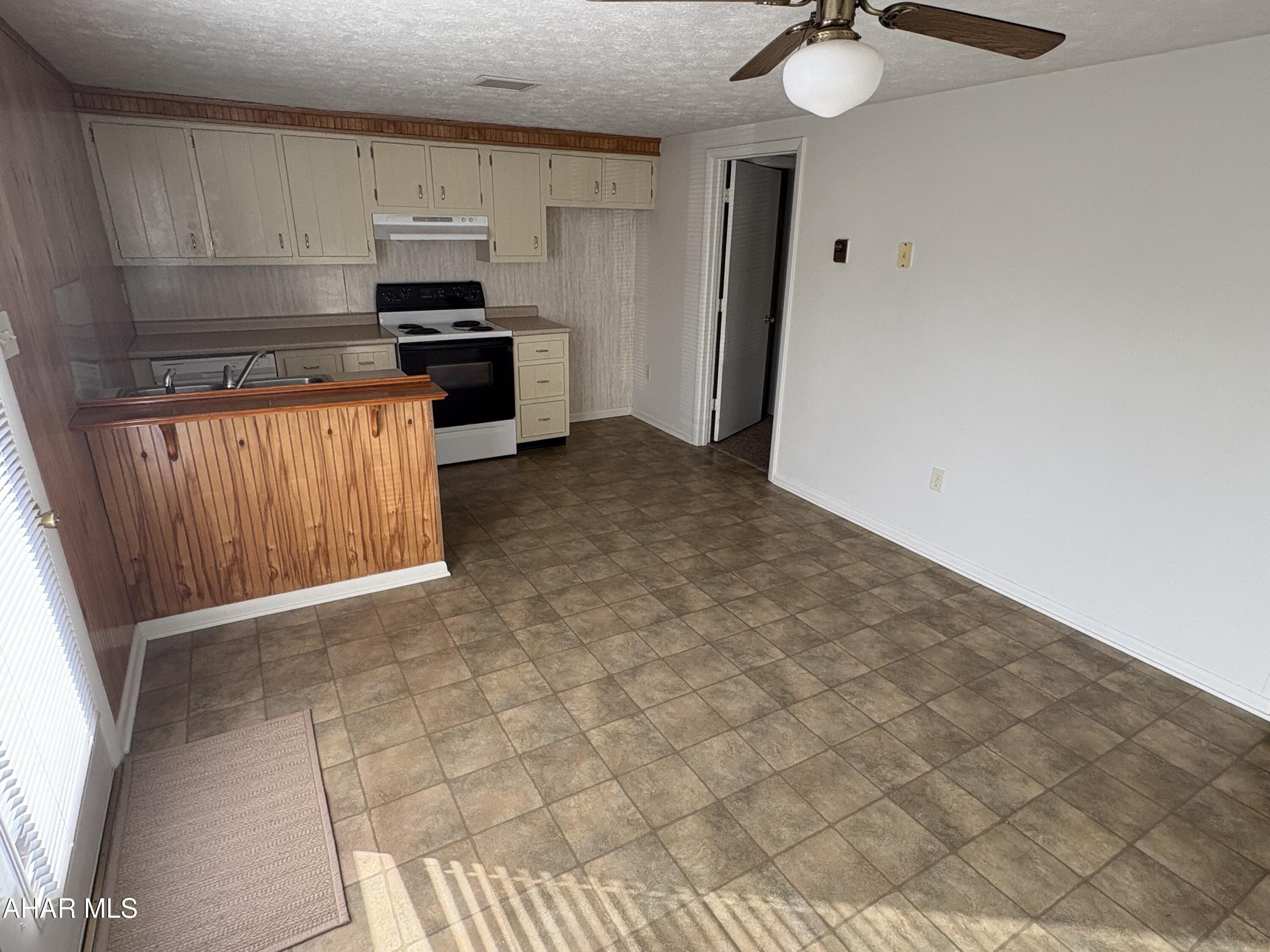 Maple Hollow - Residential