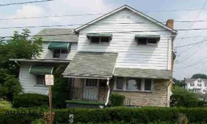 Well maintained duplex. Spacious 1st floor has 2 BR, large bath & enclosed patio. Second floor apt has 2 BR. Call Peggie Well maintained duplex. Spacious 1st floor has 2 BR, large bath & enclosed patio. Second floor apt has 2 BR. Call Peggie