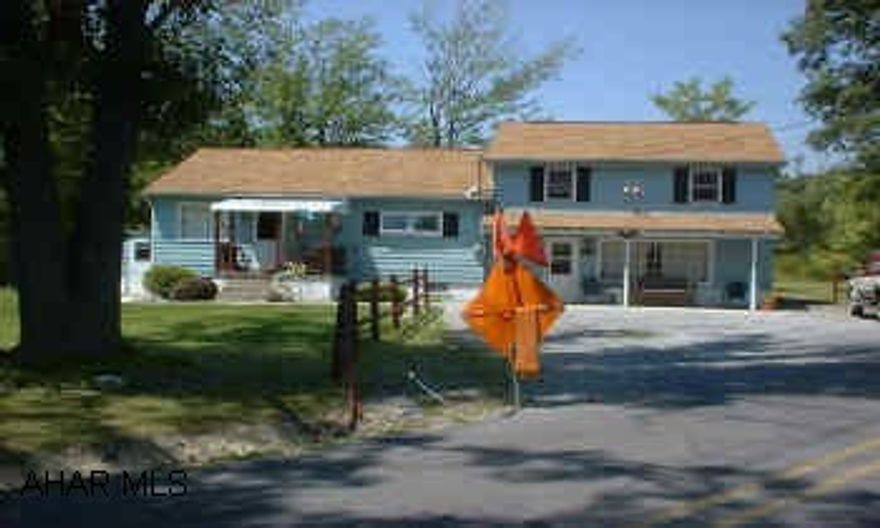 FABULOUS LARGE LEVEL LOT, 3 BR, 1.5 BA, LARGE FAMILY ROOM.