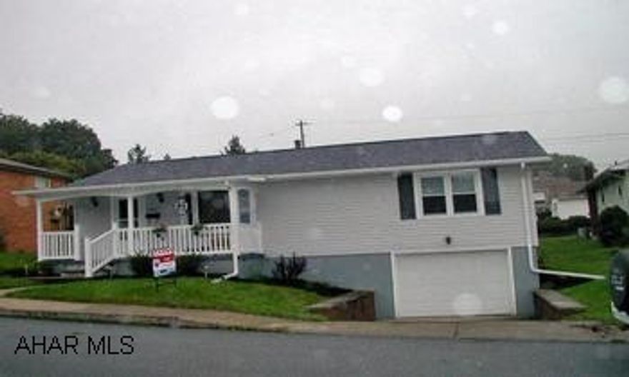 2-3 Bedroom 1 Story - New siding - windows - newer roof - fenced in yard - hardwood floors - central air - integral garage - patio - partially finished basement. 2-3 Bedroom 1 Story - New siding - windows - newer roof - fenced in yard - hardwood floors - central air - integral garage - patio - partially finished basement.