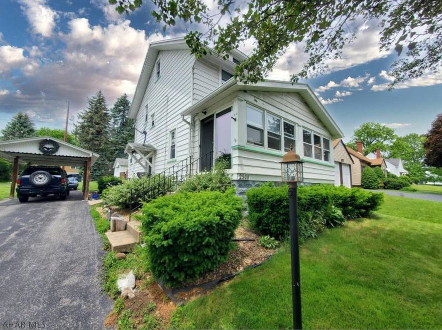 Well maintained 3 bedroom home located on a quiet cul-de-sac. This home features CENTRAL AIR, a large double lot, tons of off street parking, AND a detached garage! Schedule your showing today! (Preapproved buyers only,  buyers to confirm taxes,  sq footage and lot size)