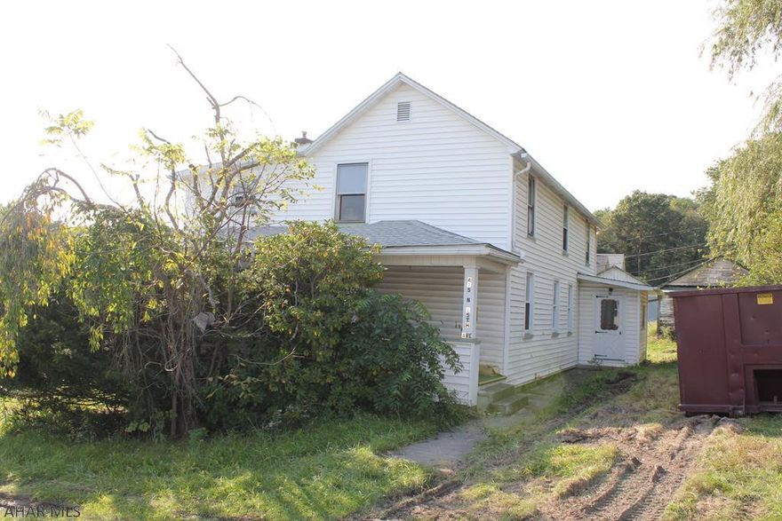 Location, location, location. Single family fixer-upper in a great location that is continently located near PSU Altoona campus. Newer furnace, Possible 5th bedroom. Ideal for the the investor or first-time home buyer.