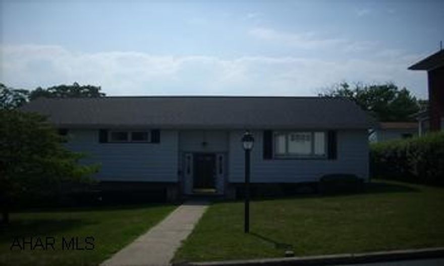 4 BEDROOM BI-LEVEL WITH 1 CAR INTEGRAL GARAGE LOVELY 4 BEDROOM , 1490 SQ FT BI-LEVEL.  LOWER LEVEL HAS 4TH BEDROOM, FAMILY ROOM AND LAUNDRY ROOM.  DRAINS FOR 1/2 BATH.  NICE LEVEL LOT WITH SLATE PATIO.  NEWER ROOF, A/C