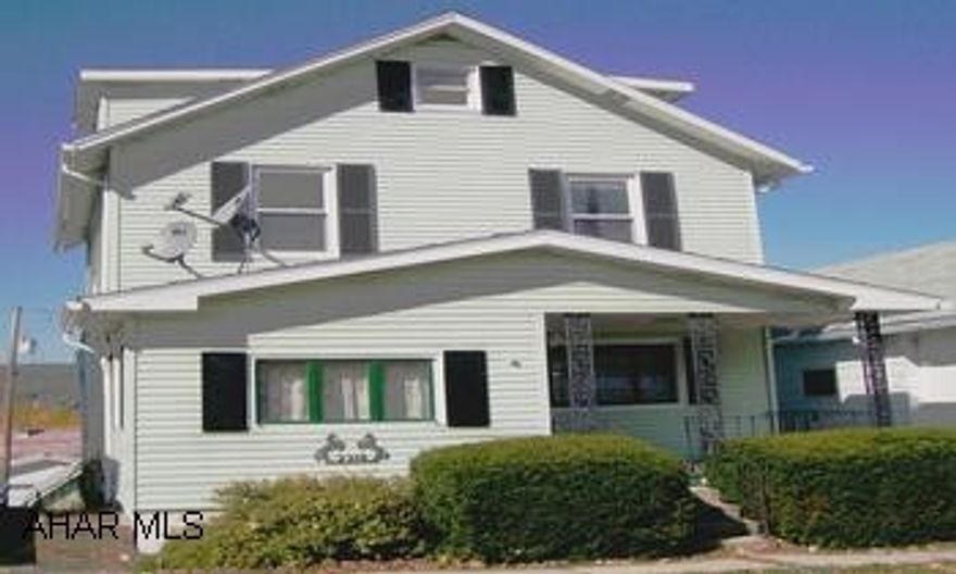 MOVE RIGHT IN.  NEW CARPET AND VINYL. FRESHLY PAINTED INTERIOR.  SOME NEW WINDOWS. MODERN KITCHEN AND BATH. STOVE NEEDS STARTER. GARAGE HAS 2ND STORY & NEW ROOF.  NEWER FURNACE AND HOT WATER TANK.  CALL KATHY SEYMORE, ASSOC BROKER 312-2528 MOVE RIGHT IN.  NEW CARPET AND VINYL. FRESHLY PAINTED INTERIOR.  SOME NEW WINDOWS. MODERN KITCHEN AND BATH. STOVE NEEDS STARTER. GARAGE HAS 2ND STORY & NEW ROOF.  NEWER FURNACE AND HOT WATER TANK.  CALL KATHY SEYMORE, ASSOC BROKER 312-2528