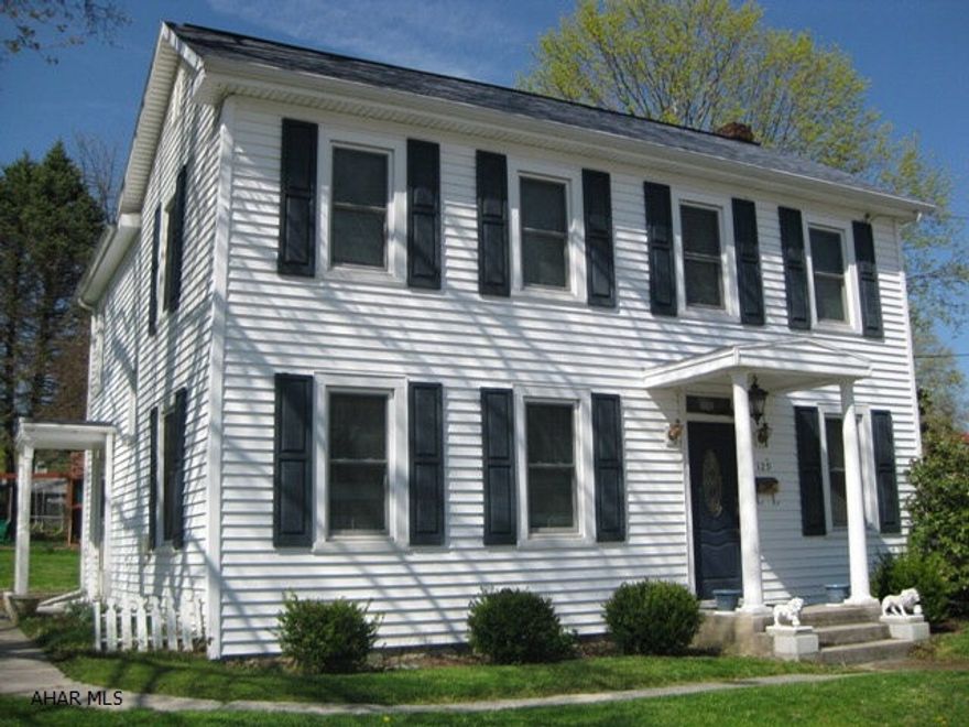 Priced to sell! Very well maintained, colonial style home. Located in a well desired area of town. 2 BR, 1.5 BA, kitchen w/ all stainless steel appliances included. DR, LR, 1st floor laundry room incl. new washer/dryer. Very nice study on 2nd level (or 3rd BR). Single car detached garage. Quiet, private patio in back for entertaining guests. All within walking distance to Historic Downtown Bedford.