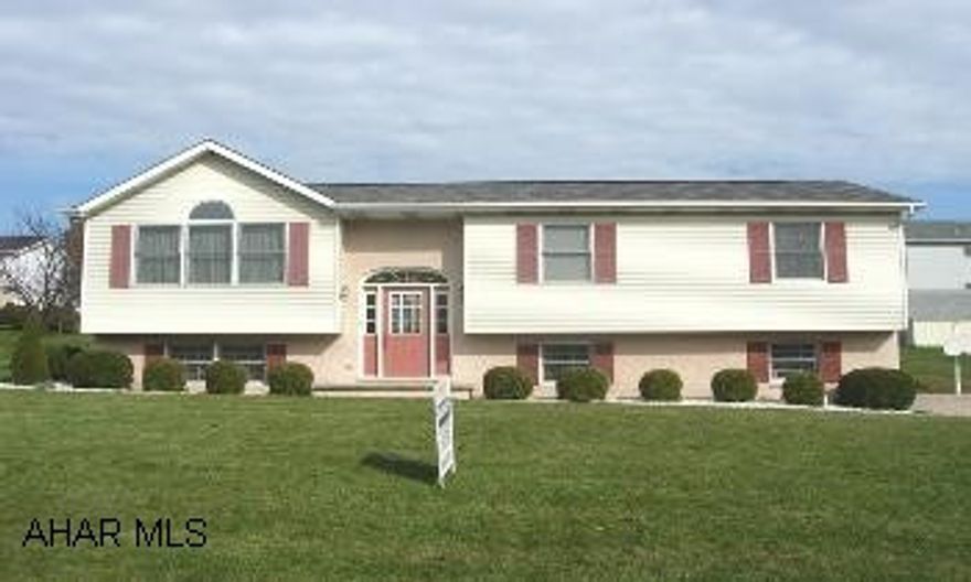 WELL MAINTAINED IN PENN FARMS. UPGRADED FLOORING, NEW REAR DECK, OFFICE IN B-MENT, LARGE KITCHEN, AND SHED. WELL MAINTAINED IN PENN FARMS. UPGRADED FLOORING, NEW REAR DECK, OFFICE IN B-MENT, LARGE KITCHEN, AND SHED.