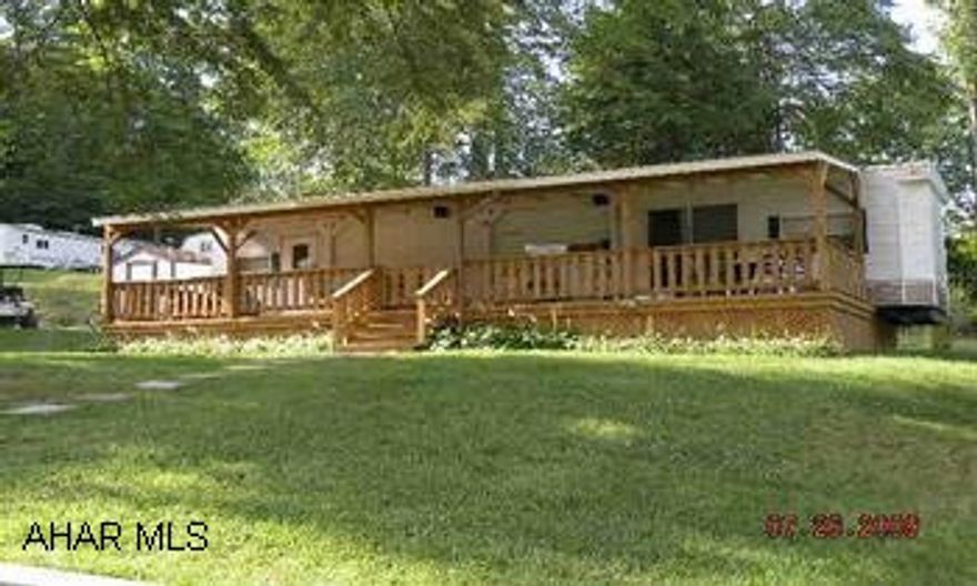 2004 Breckenridge Park Model in immaculate condition! Sleeps 8-9 All appliances, TV & VCR included. Central Air. All the amenities of Glendale Yearound. Close to State Game lands.