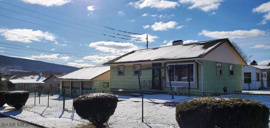 One story living with 3 bedrooms, 1 bath!  New 4ft. fencing around yard, 3 car garage.