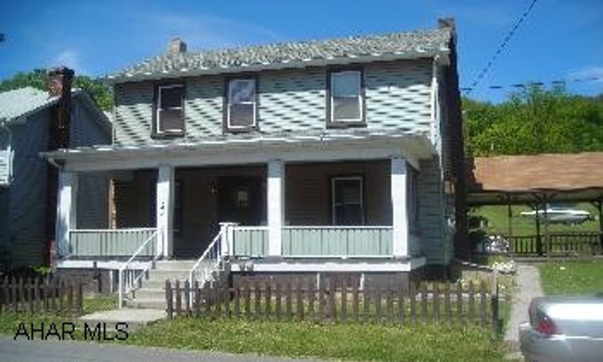 Great buy on this Hopewell Boro vinyl sided colonial!  Nice size rooms, side deck, front porch, first floor laundry and bathroom. Needs work but great potential!