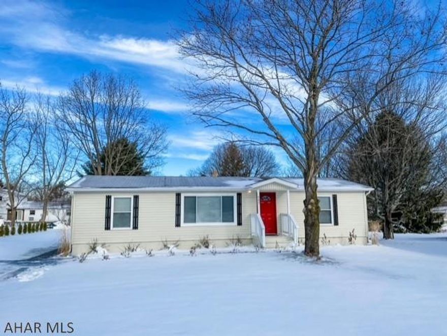One story living in Salix- beautiful and totally remodeled interior- new kitchen, new baths, new drywall, new hot water heater, new flooring, freshly painted