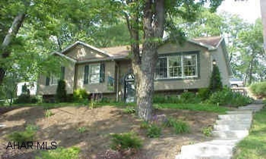 Well maintained bi-level with lots of character!! Full finished basement, fireplace, many nice features.