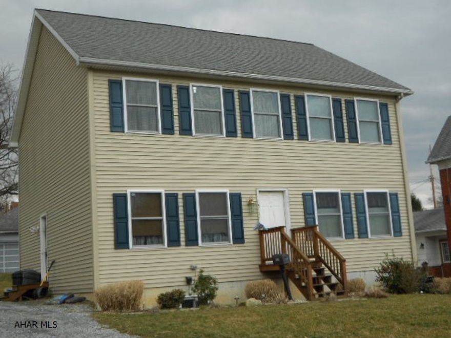 Great newer 3 bedroom 2.5 bath! Maintenance free exterior. Kick back and relax in this huge 2176 sq ft beauty. Ready to go! Just move in!