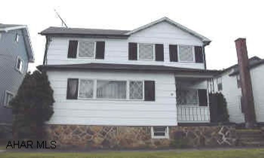 Two story home.  Well maintained home with double paned windows.  Fenced in back yard. The 2.79% subagency commission is in effect until August 31, 2001.  After this date, the subagency commission agency will be 2.565%.