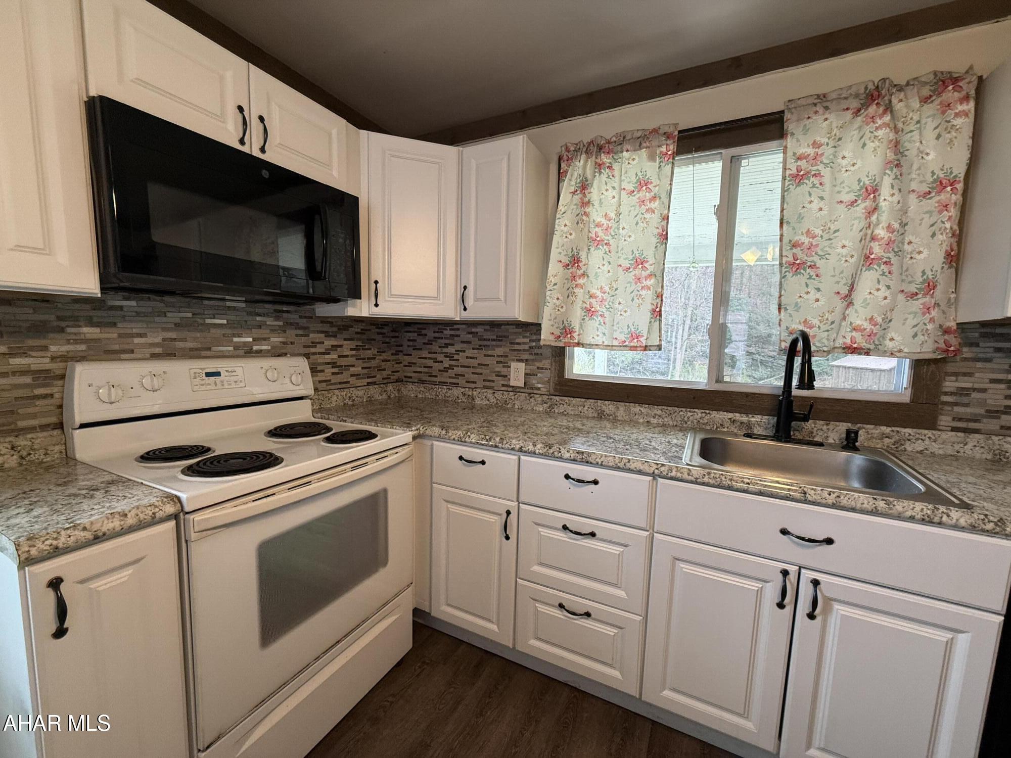 Foot of Ten - Residential