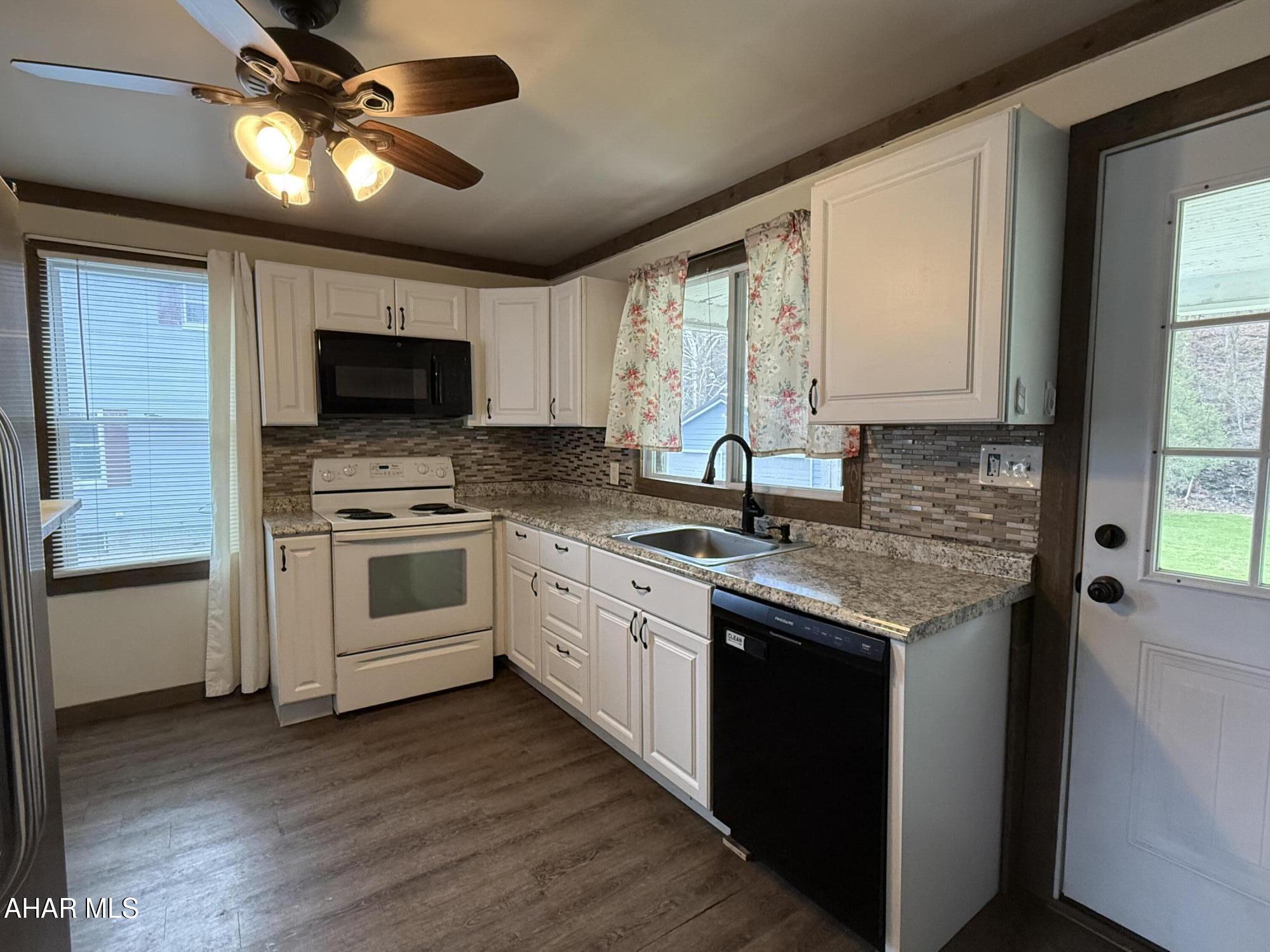 Foot of Ten - Residential